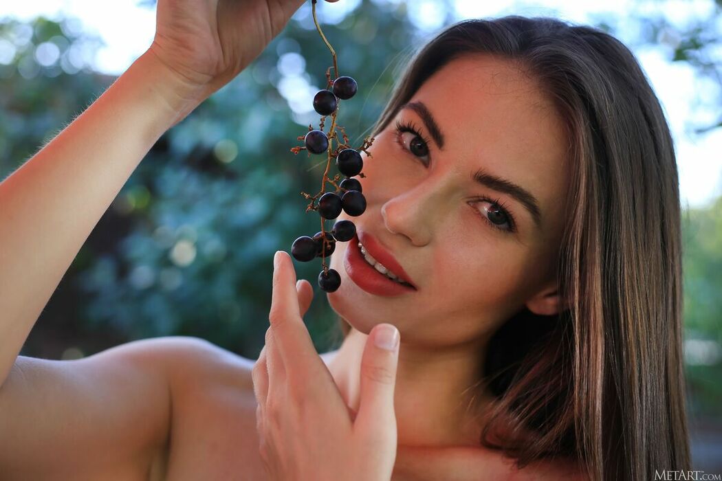 MetArt Hilary – Bright Parasol Part02 (60P)