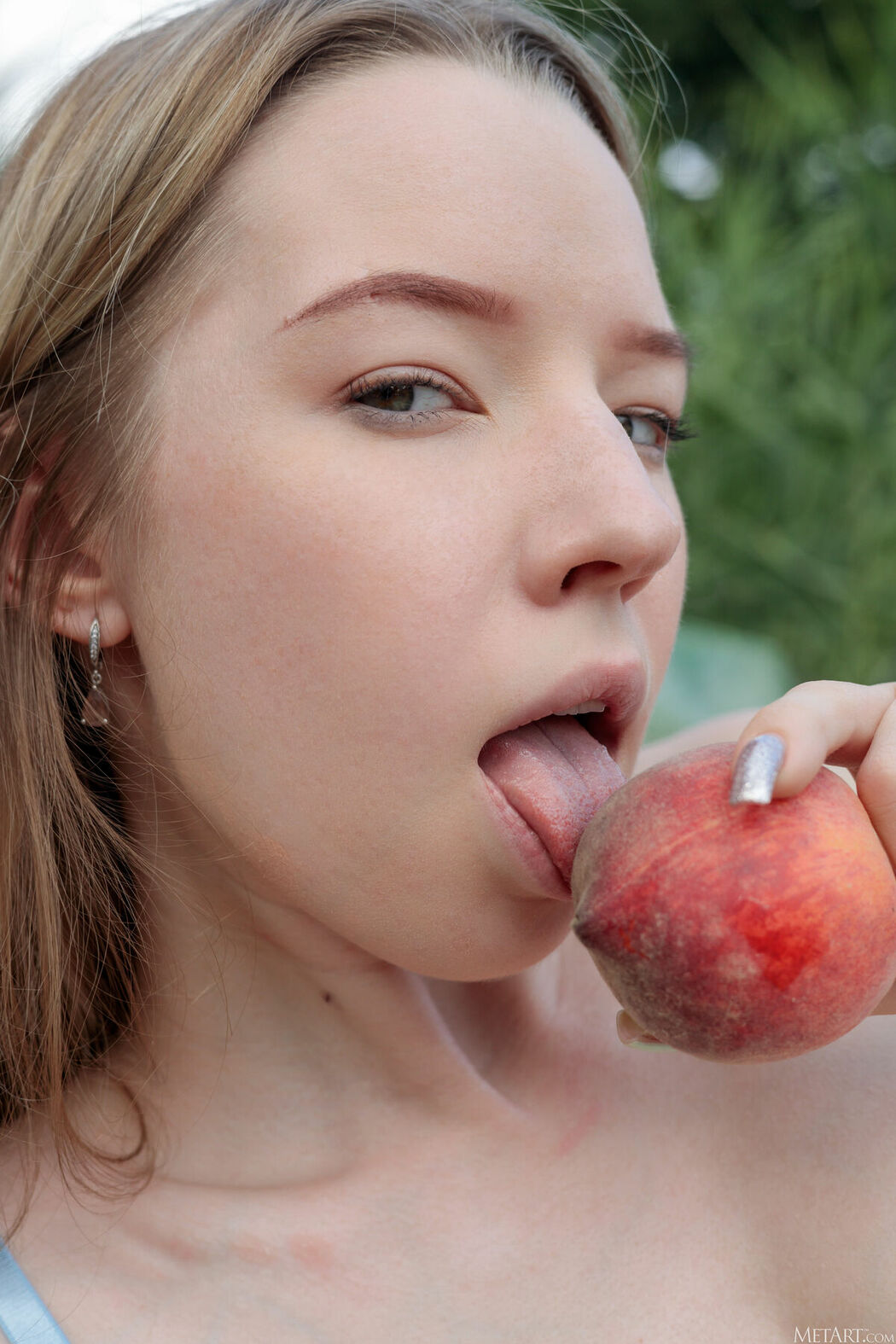 MetArt Mirka – Peachy Picnicx Part01 (61P)