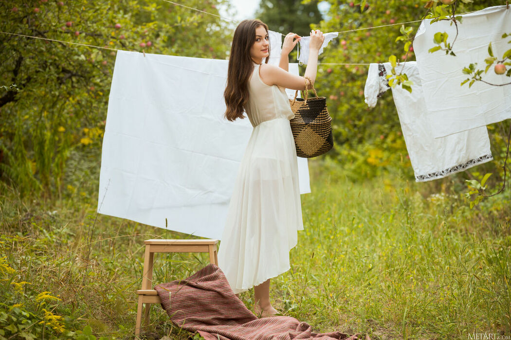 MetArt Shining Moon – White Whisper Part01 (58P)