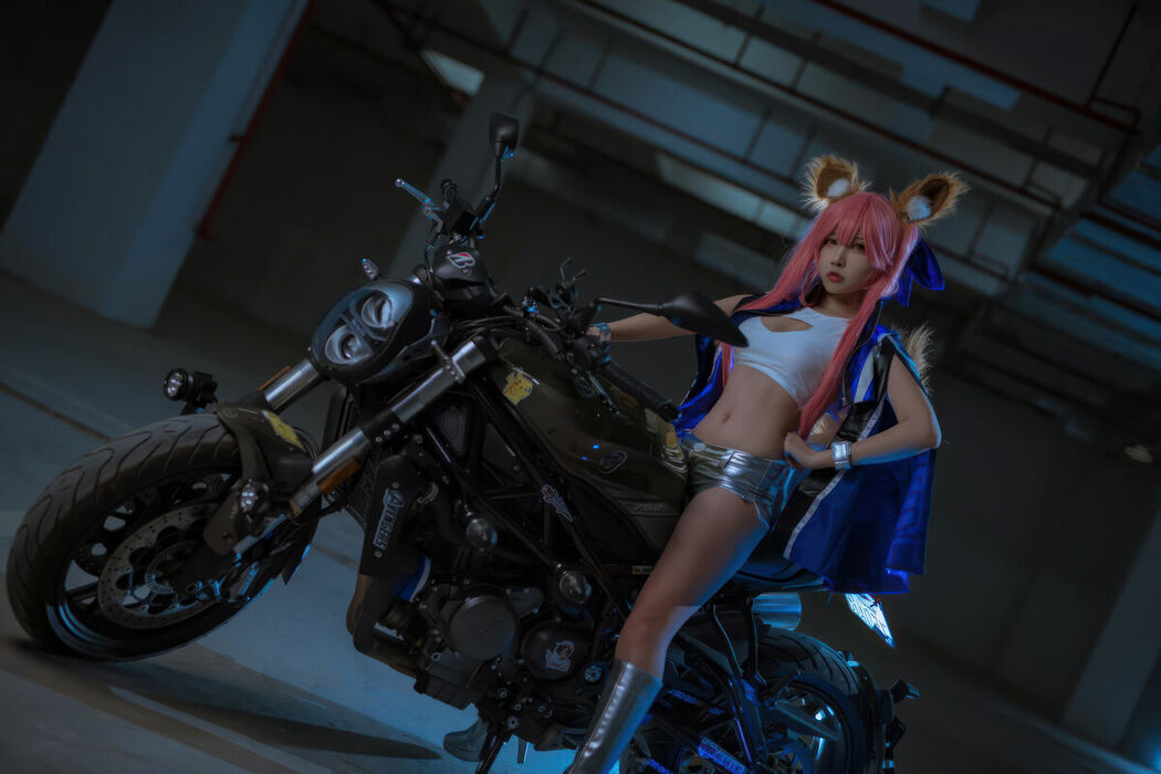 Coser@二佐Nisa – FGO 玉藻前赛车服 (31P)