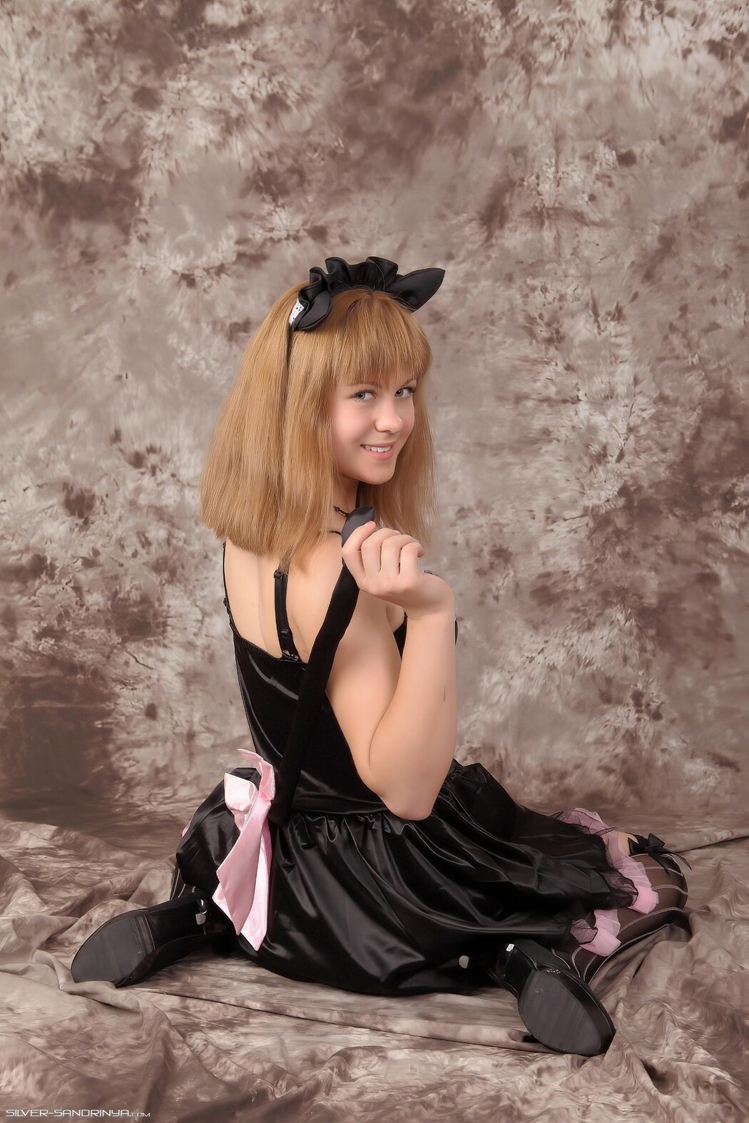 SilverAngels Sandrinya &ndash; Maid 3 B