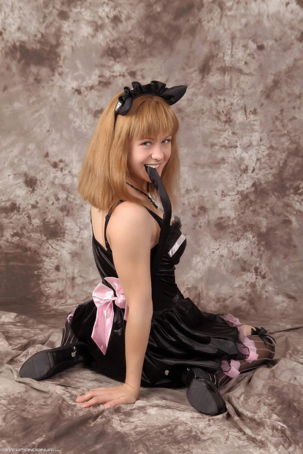 SilverAngels Sandrinya &ndash; Maid 3 B