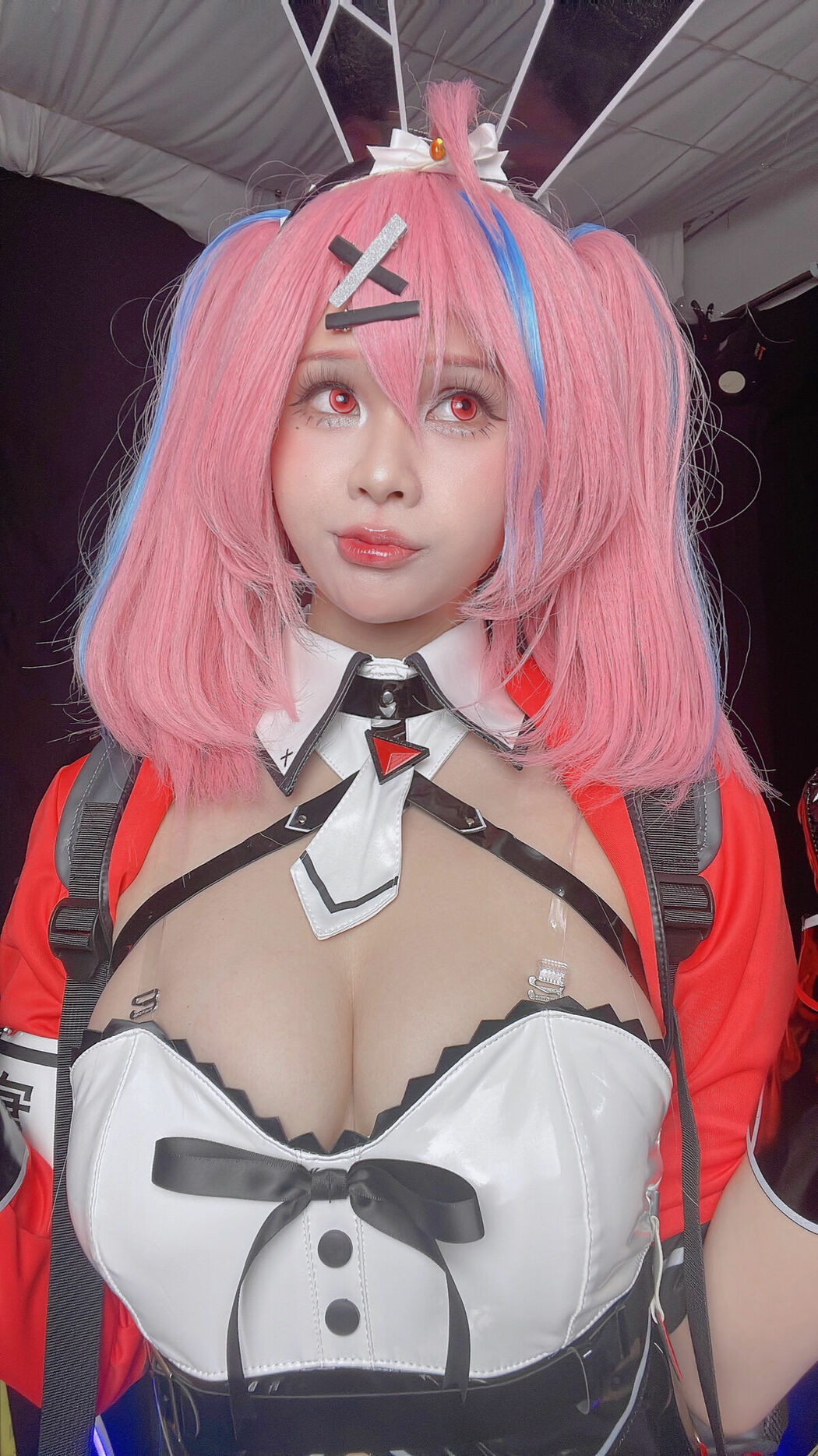 Coser@Sayo Momo And Pyon And ZinieQ – 外卖兔女郎 Part02 (71P)