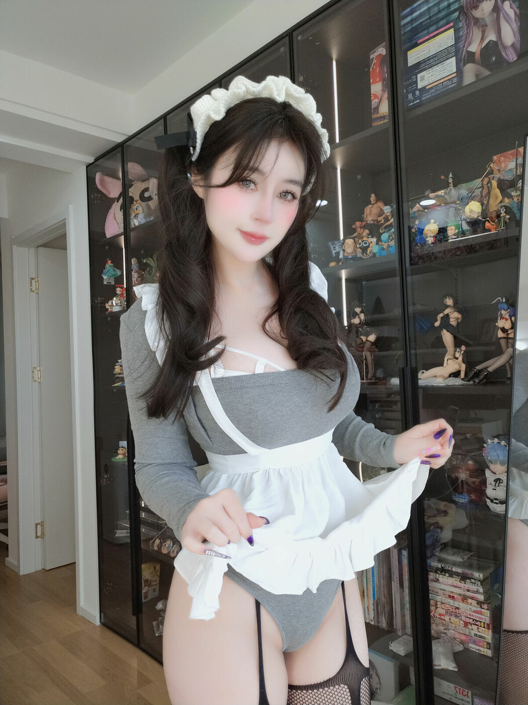 Coser@白银81 – Fantia 2025年06月会员合集15套 Part01 (48P – 7V)