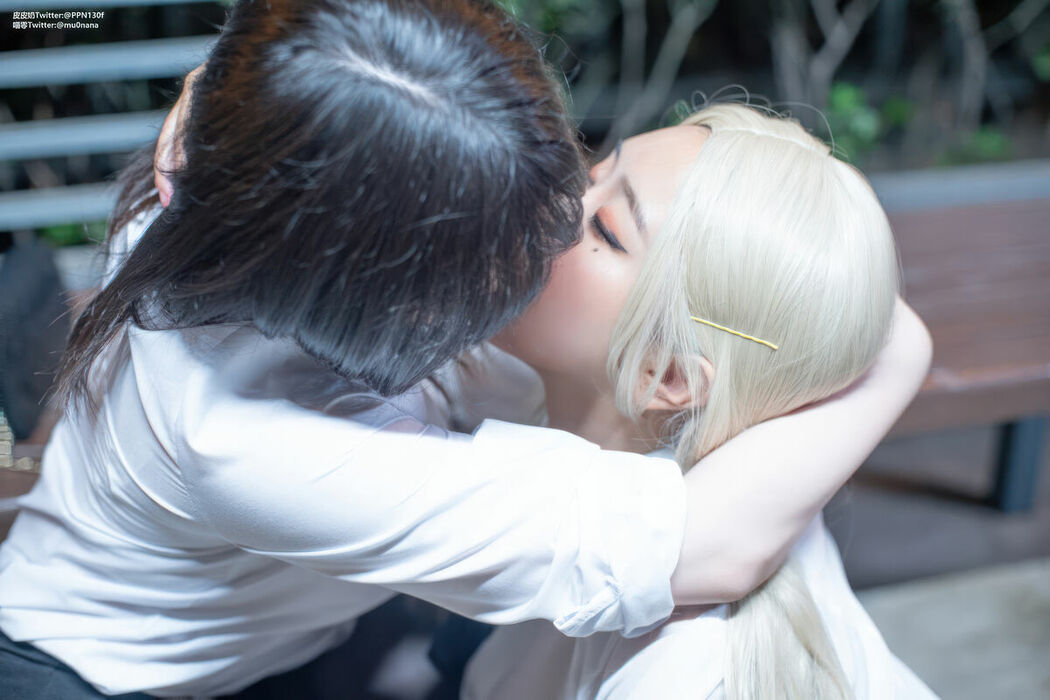 Coser@皮皮奶可可爱了啦 And 穆零Mu0 – 百合OL (52P)