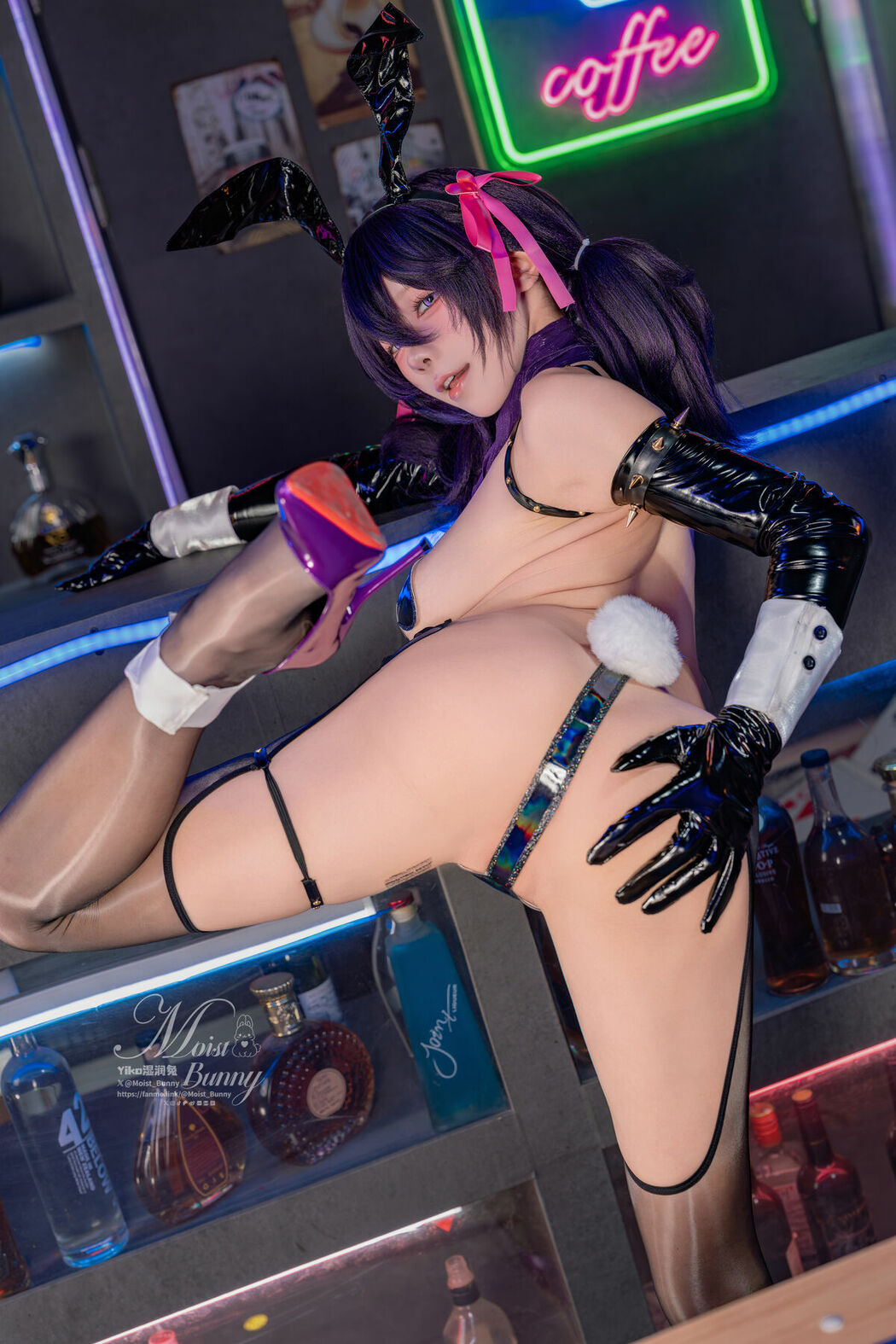 Coser@黏黏团子兔 – 12月作品 棕色尘埃 名人兔女郎罗安 Part01 (53P – 3V)