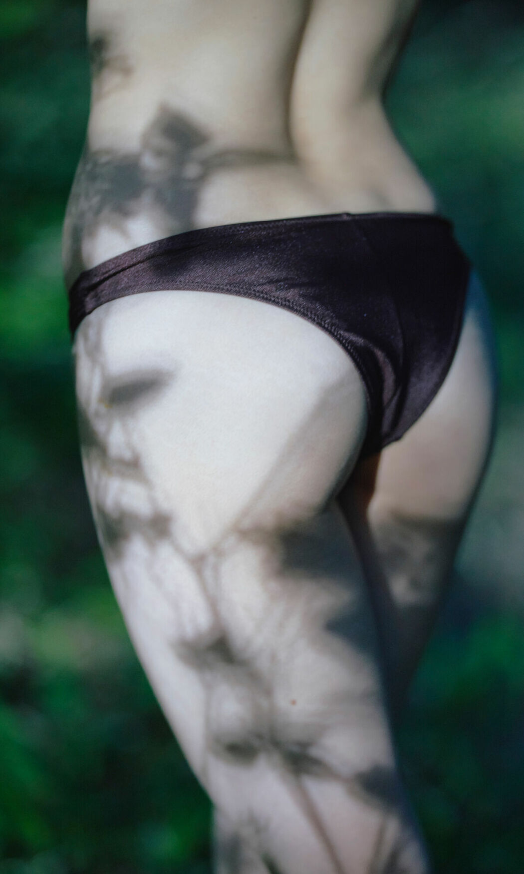 JP Owada Nana 大和田南那 – デジタル限定 写真集 深い森の中で 週プレ PHOTO BOOK (61P – 1V)