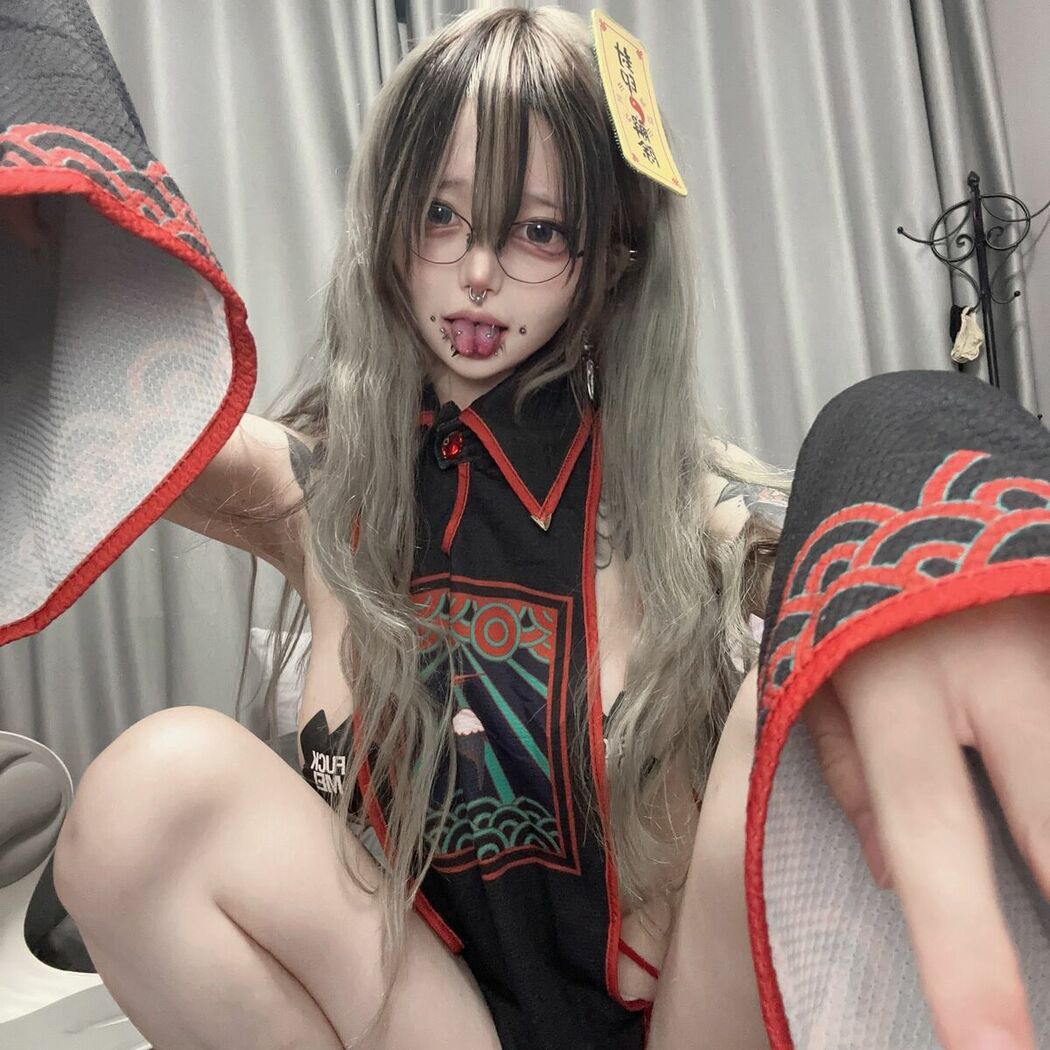 Maorou_K8M樁山民子 – X极品Cos博主 Part01 (63P – 56V)