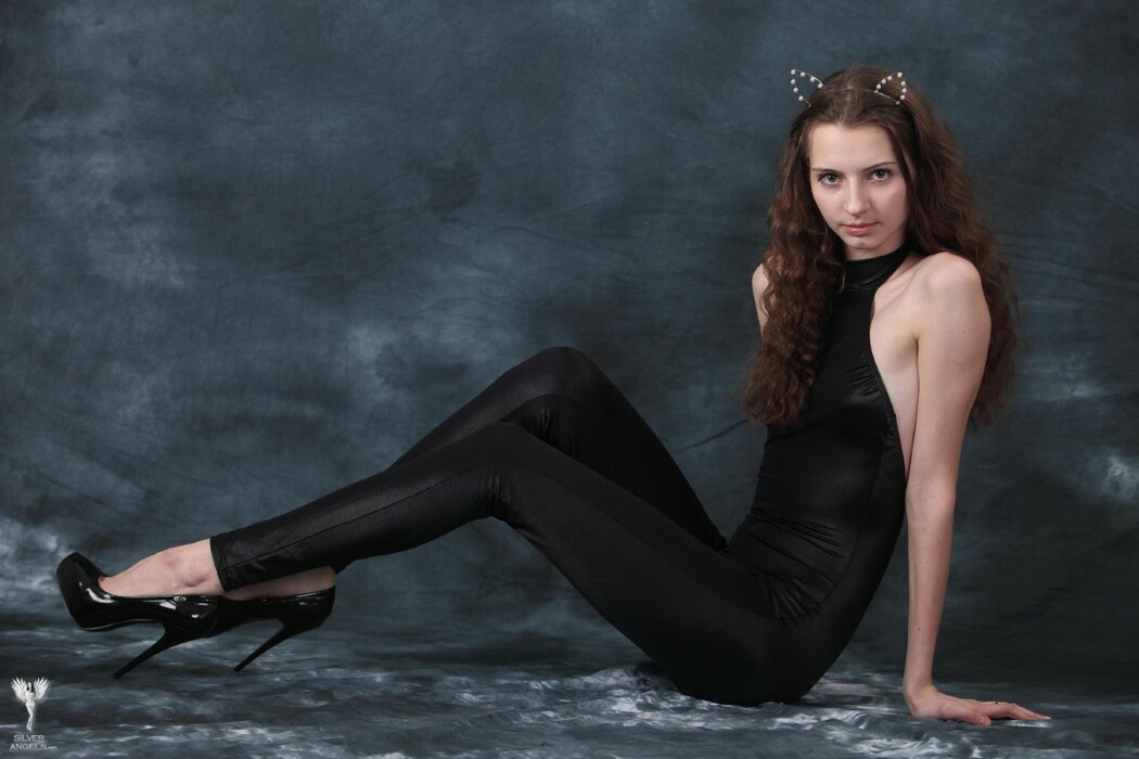 SilverAngels Marina &ndash; Black Cat 1