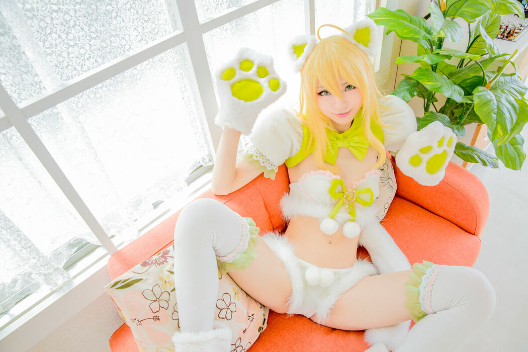 Coser@Mikehouse ミケ – Top Idol Sleeping Beauty Part02 (70P)