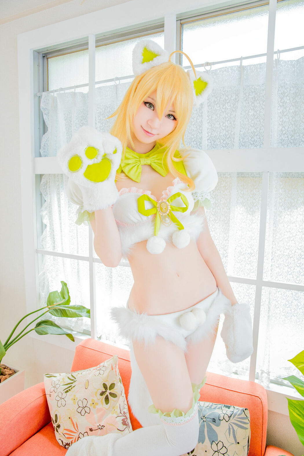 Coser@Mikehouse ミケ – Top Idol Sleeping Beauty Part02 (70P)