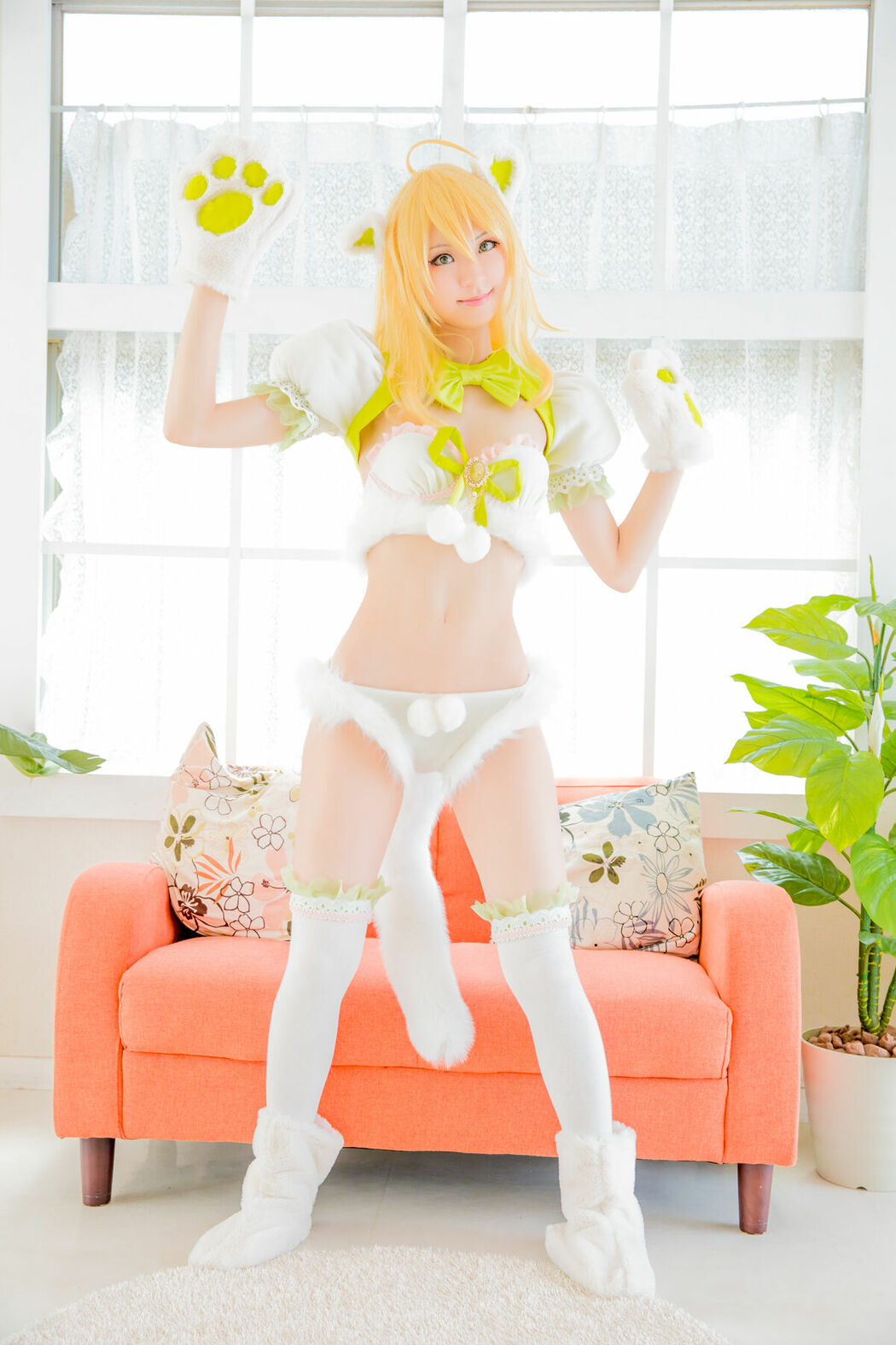 Coser@Mikehouse ミケ – Top Idol Sleeping Beauty Part02 (70P)