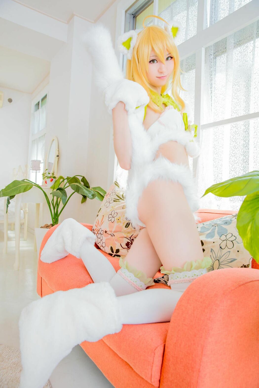 Coser@Mikehouse ミケ – Top Idol Sleeping Beauty Part02 (70P)