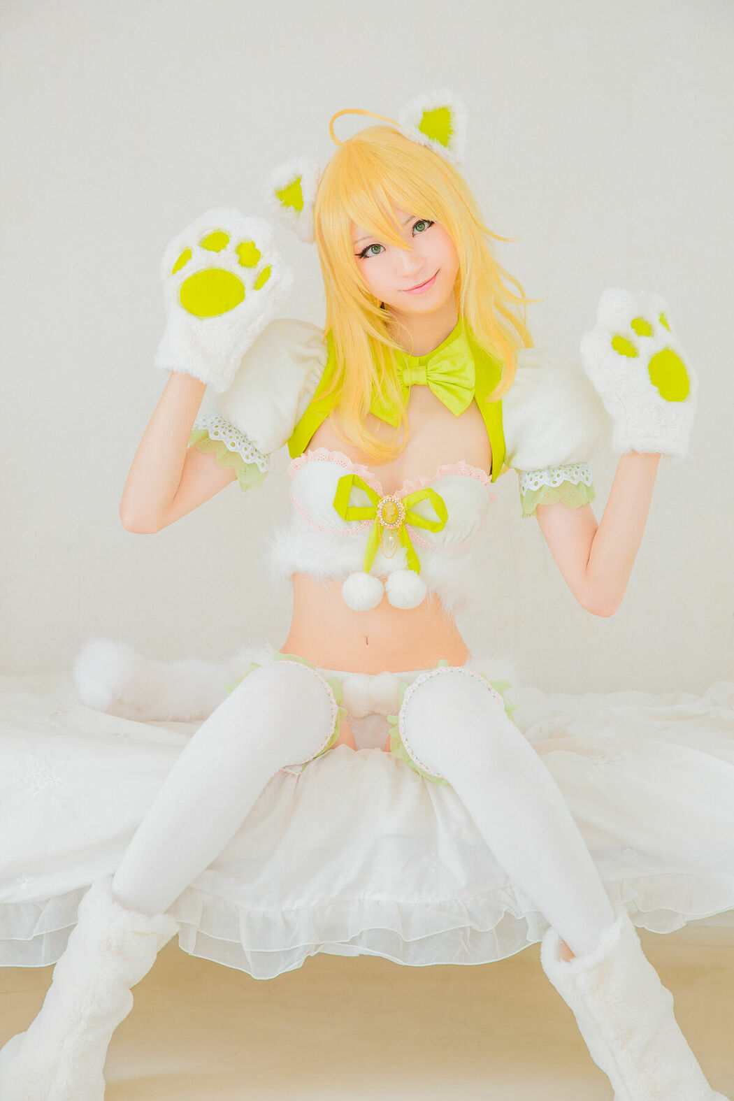 Coser@Mikehouse ミケ – Top Idol Sleeping Beauty Part02 (70P)