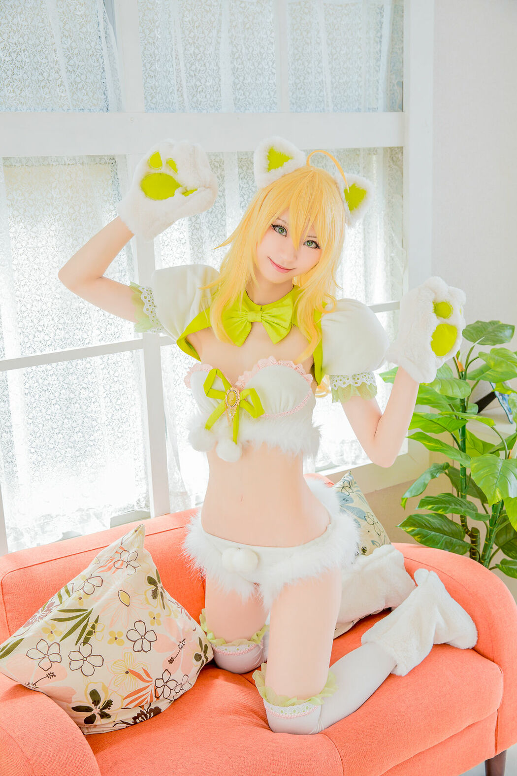 Coser@Mikehouse ミケ – Top Idol Sleeping Beauty Part02 (70P)