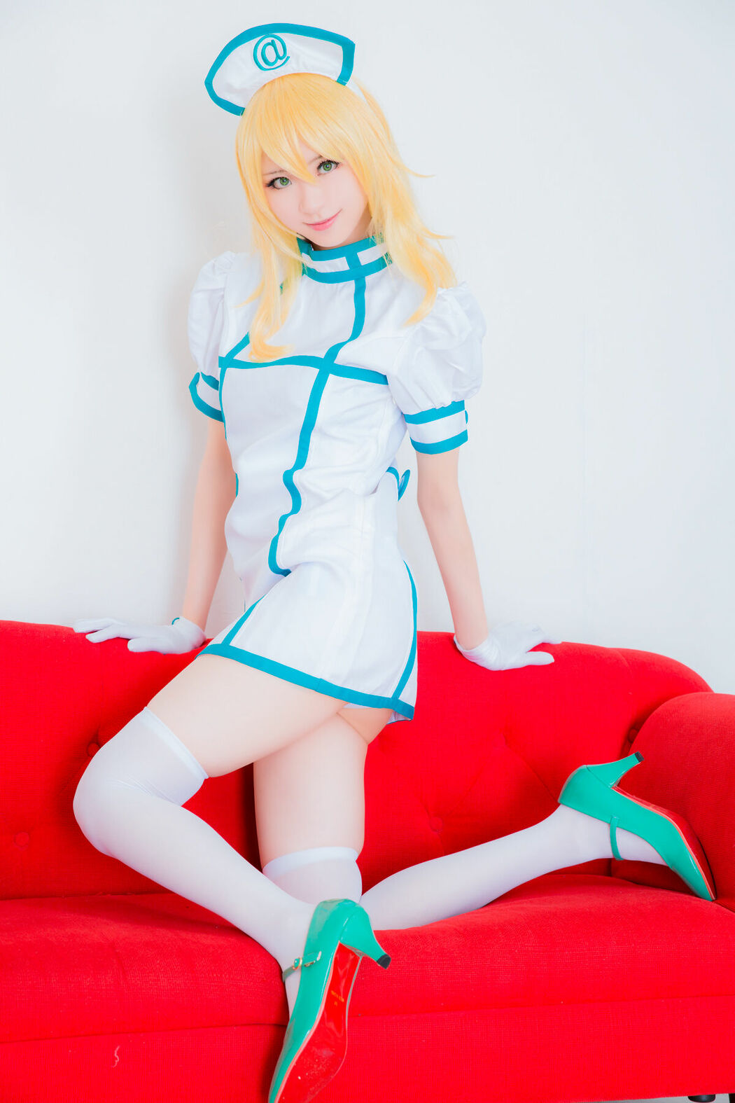 Coser@Mikehouse ミケ – Top Idol Sleeping Beauty Part01 (70P)