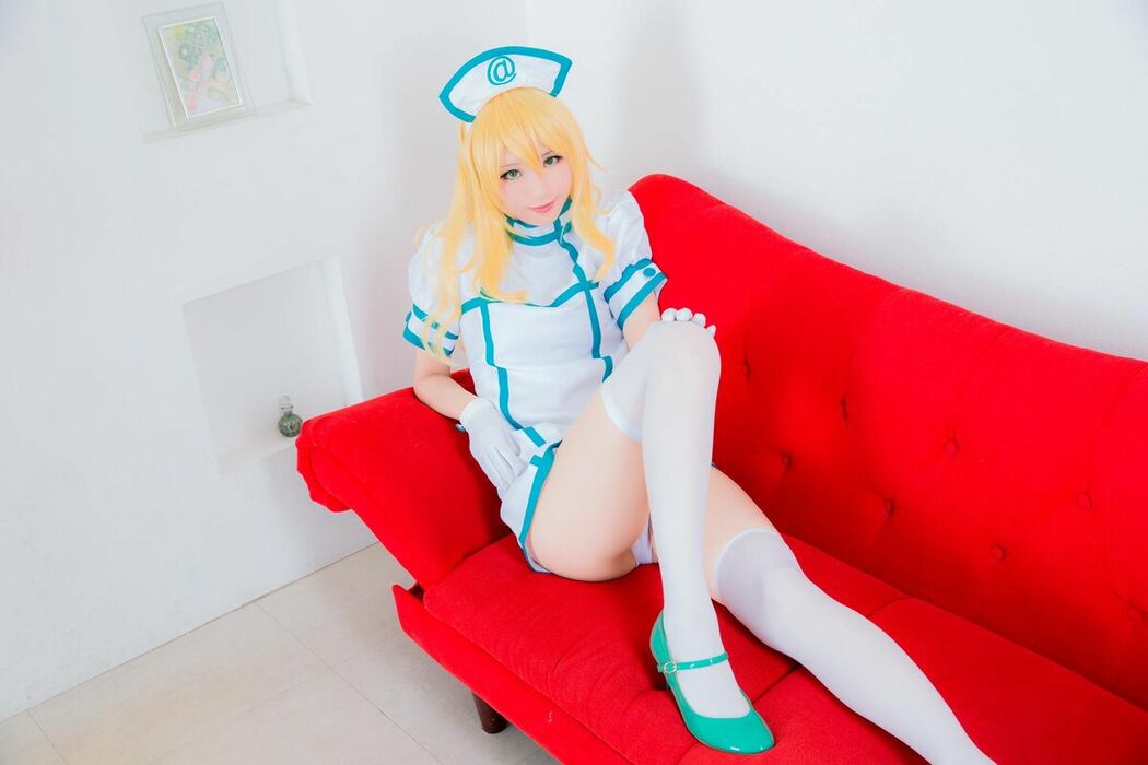 Coser@Mikehouse ミケ – Top Idol Sleeping Beauty Part01 (70P)