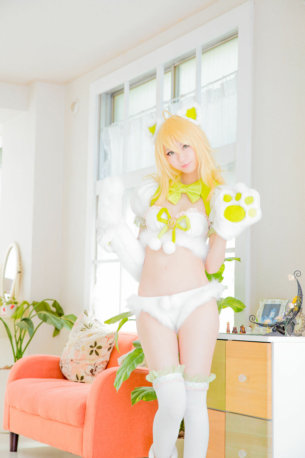 Coser@Mikehouse ミケ – Top Idol Sleeping Beauty Part02 (70P)