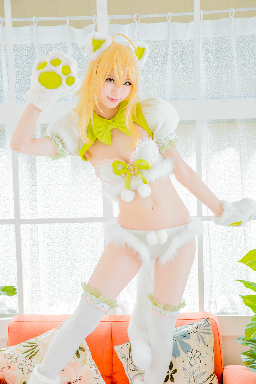 Coser@Mikehouse ミケ – Top Idol Sleeping Beauty Part02 (70P)