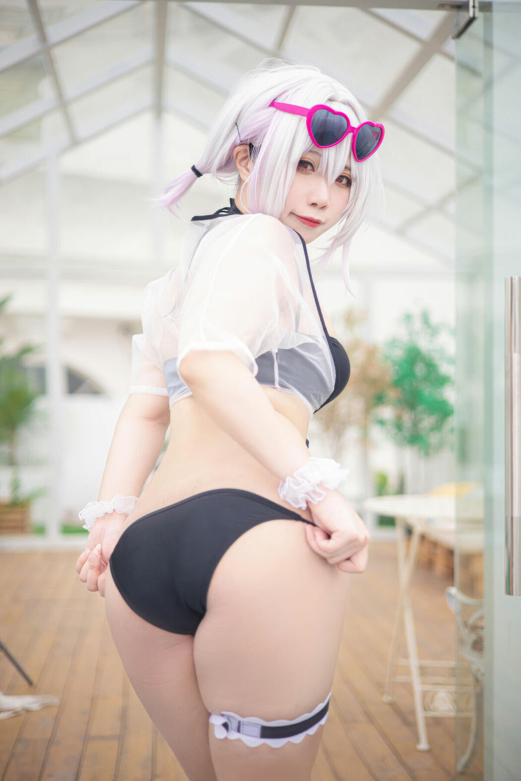 Coser@贞子蜜桃 – 天狼星泳装 (31P)