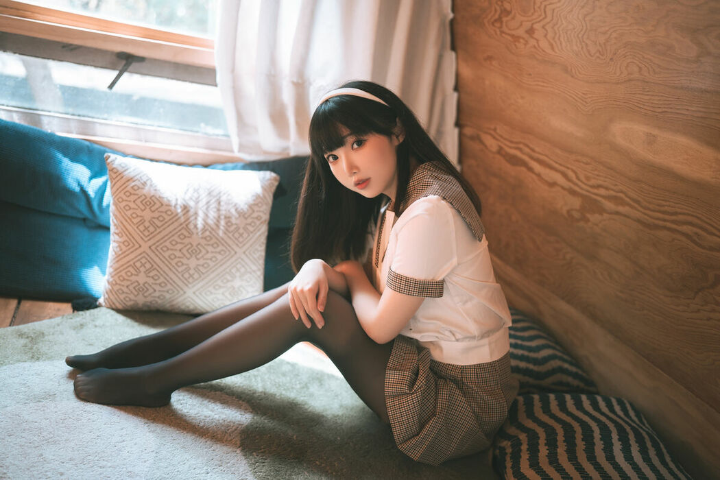 Coser@面饼仙儿 – 黑丝露营JK (40P)