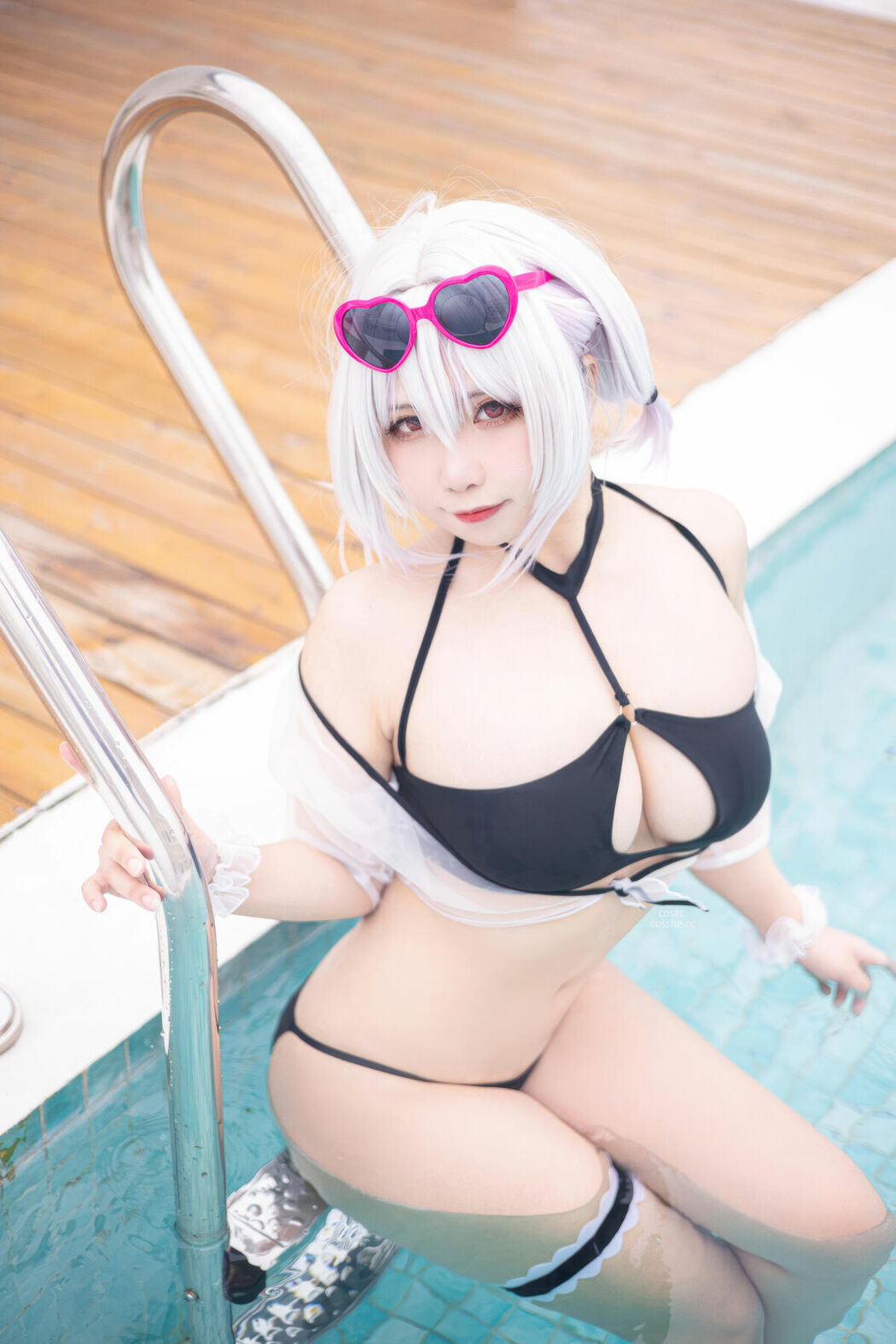 Coser@贞子蜜桃 – 天狼星泳装 (31P)