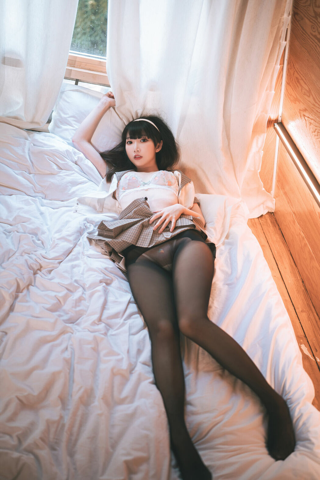 Coser@面饼仙儿 – 黑丝露营JK (40P)