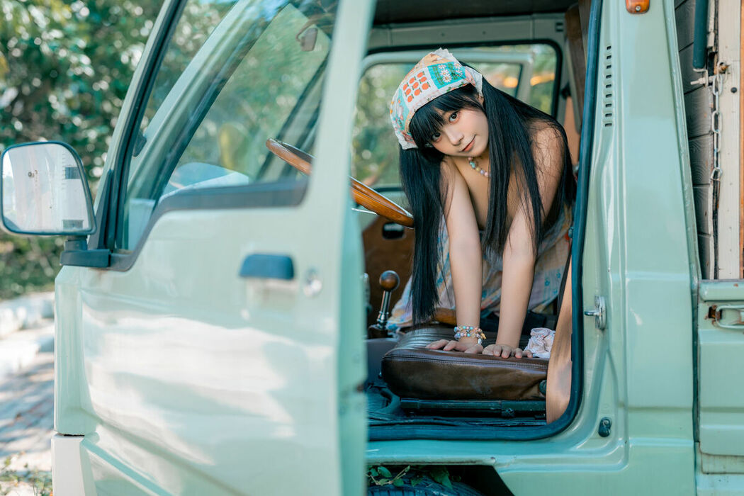 Coser@花音葉子 – 夏天的记忆 (40P – 1V)