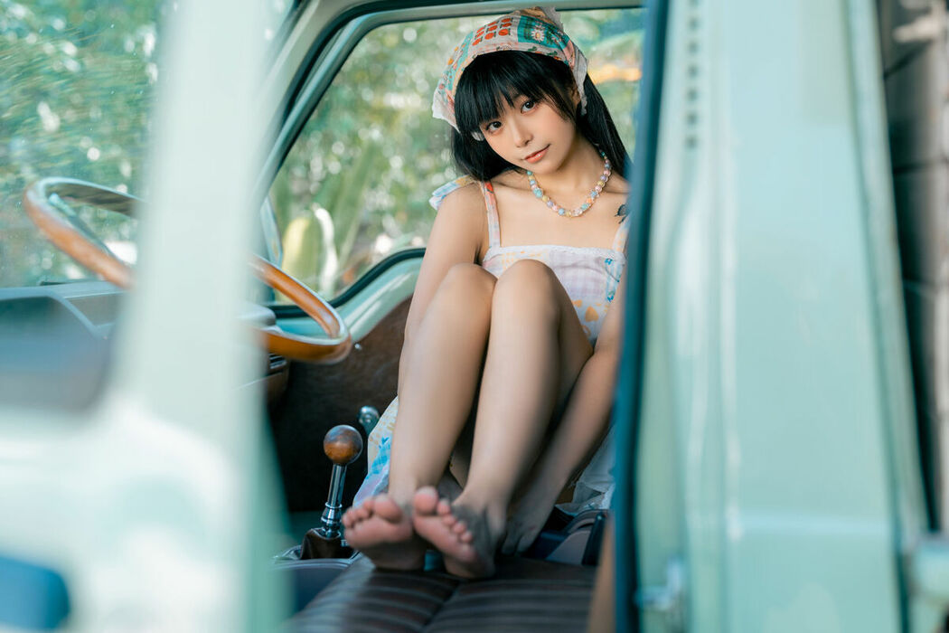 Coser@花音葉子 – 夏天的记忆 (40P – 1V)