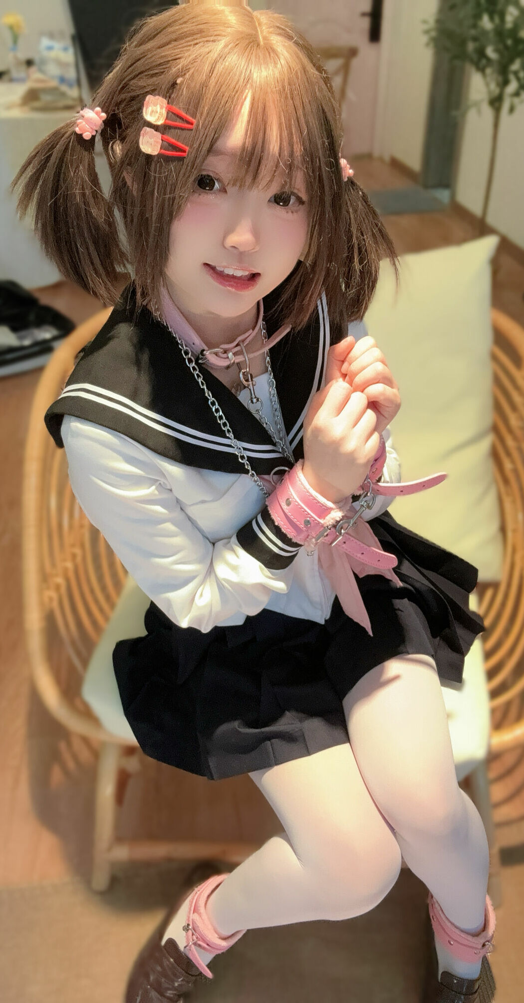 Coser@神沢永莉 – 就这样圈住我吧 (67P – 2V)