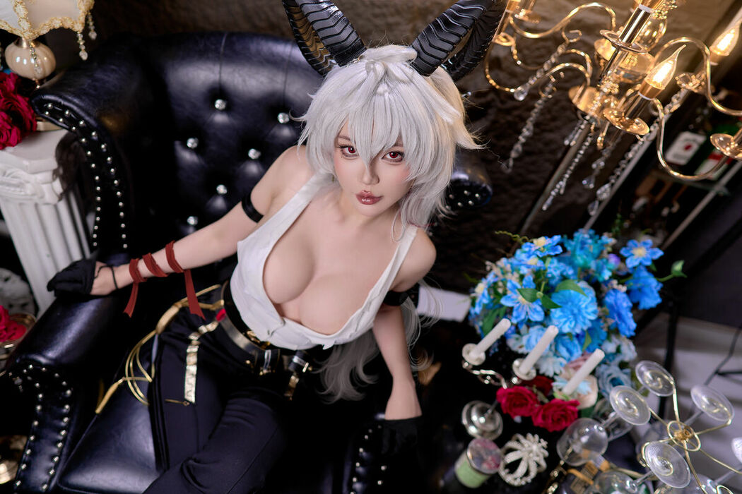 Coser@ZinieQ – Zani Wuthering Waves (50P – 10V)