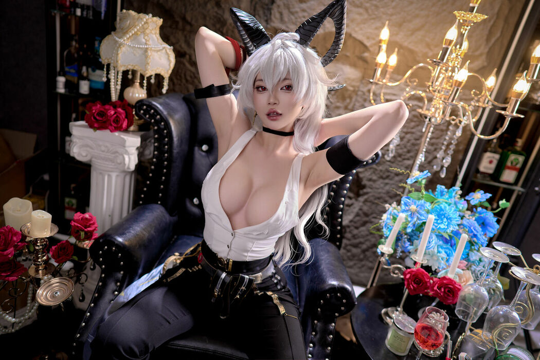 Coser@ZinieQ – Zani Wuthering Waves (50P – 10V)