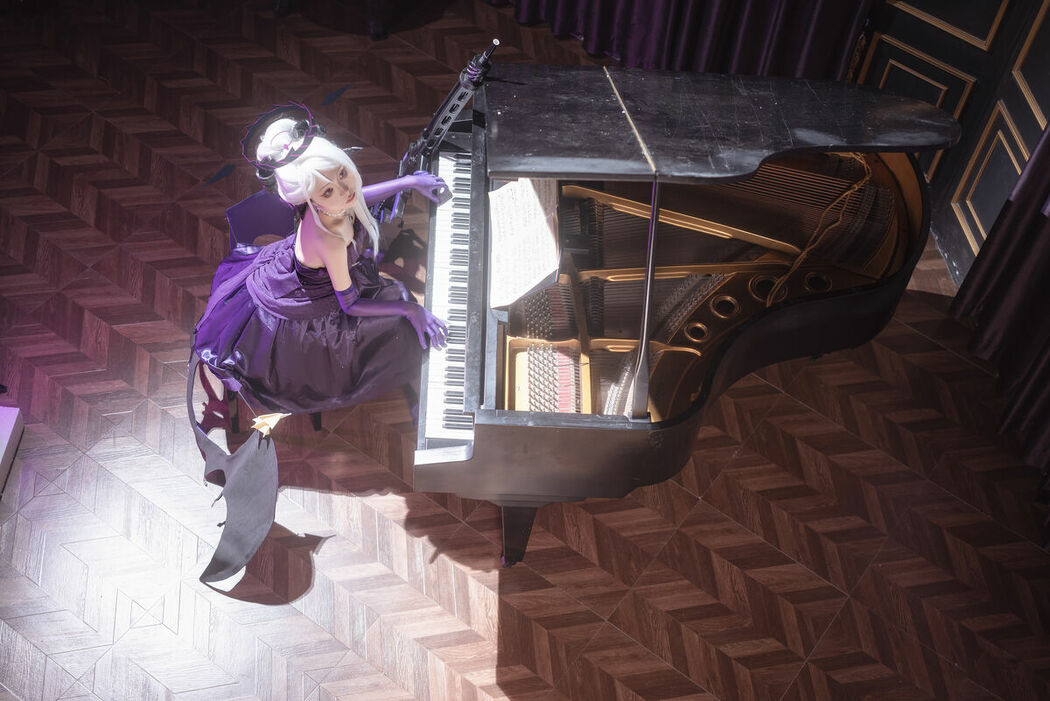 Coser@矢量鱼 – 蔚蓝档案 空崎日奈连衣裙 (35P)