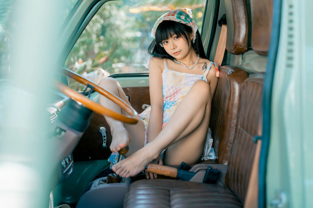 Coser@花音葉子 – 夏天的记忆 (40P – 1V)