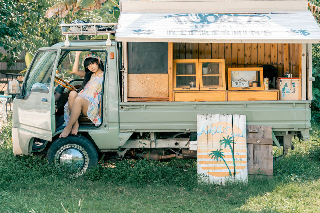 Coser@花音葉子 – 夏天的记忆 (40P – 1V)