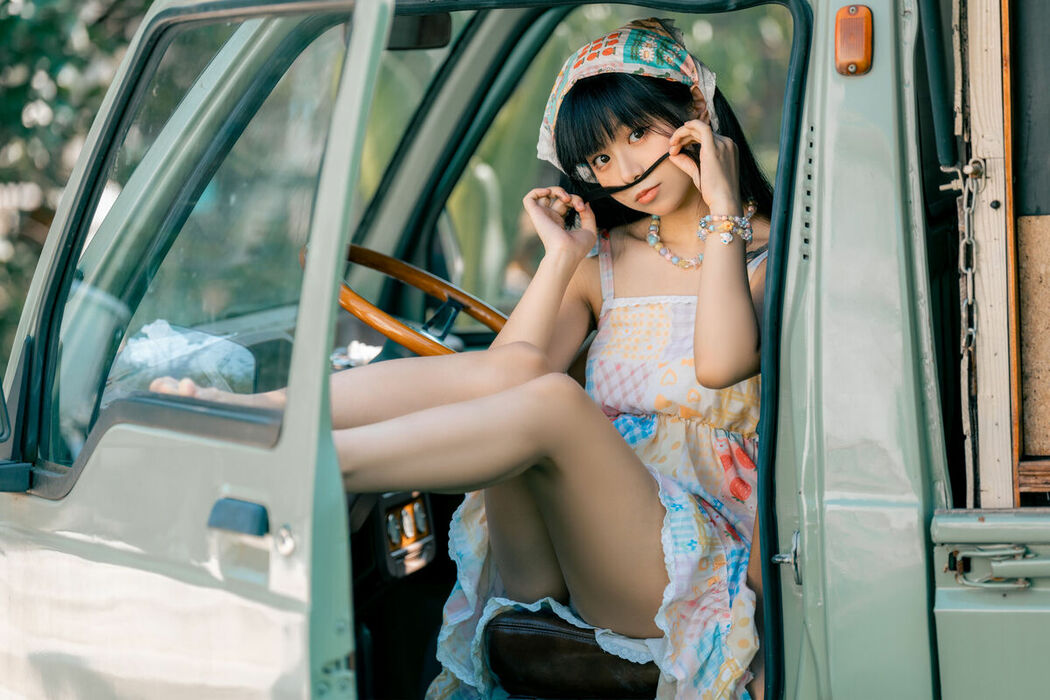 Coser@花音葉子 – 夏天的记忆 (40P – 1V)