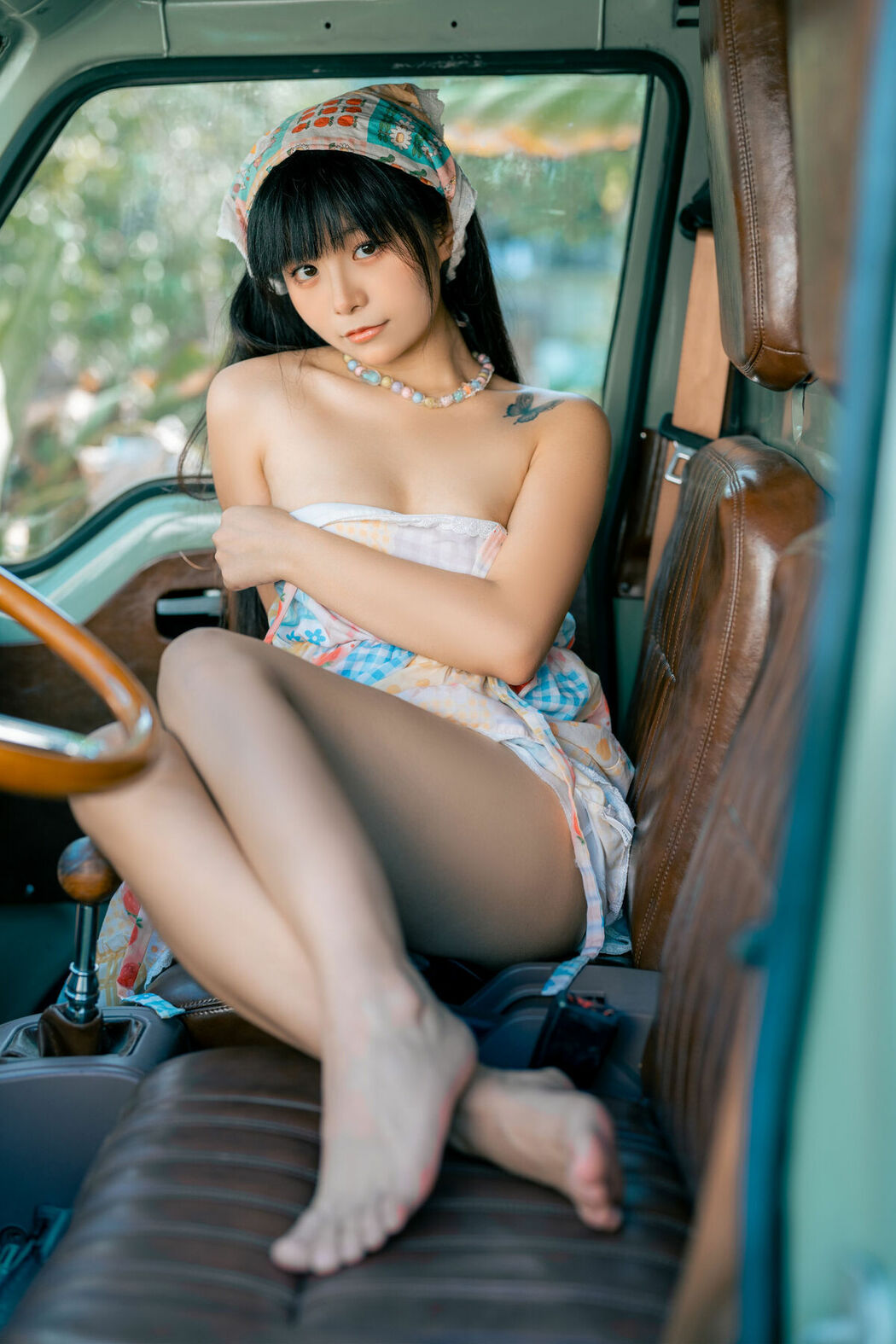 Coser@花音葉子 – 夏天的记忆 (40P – 1V)