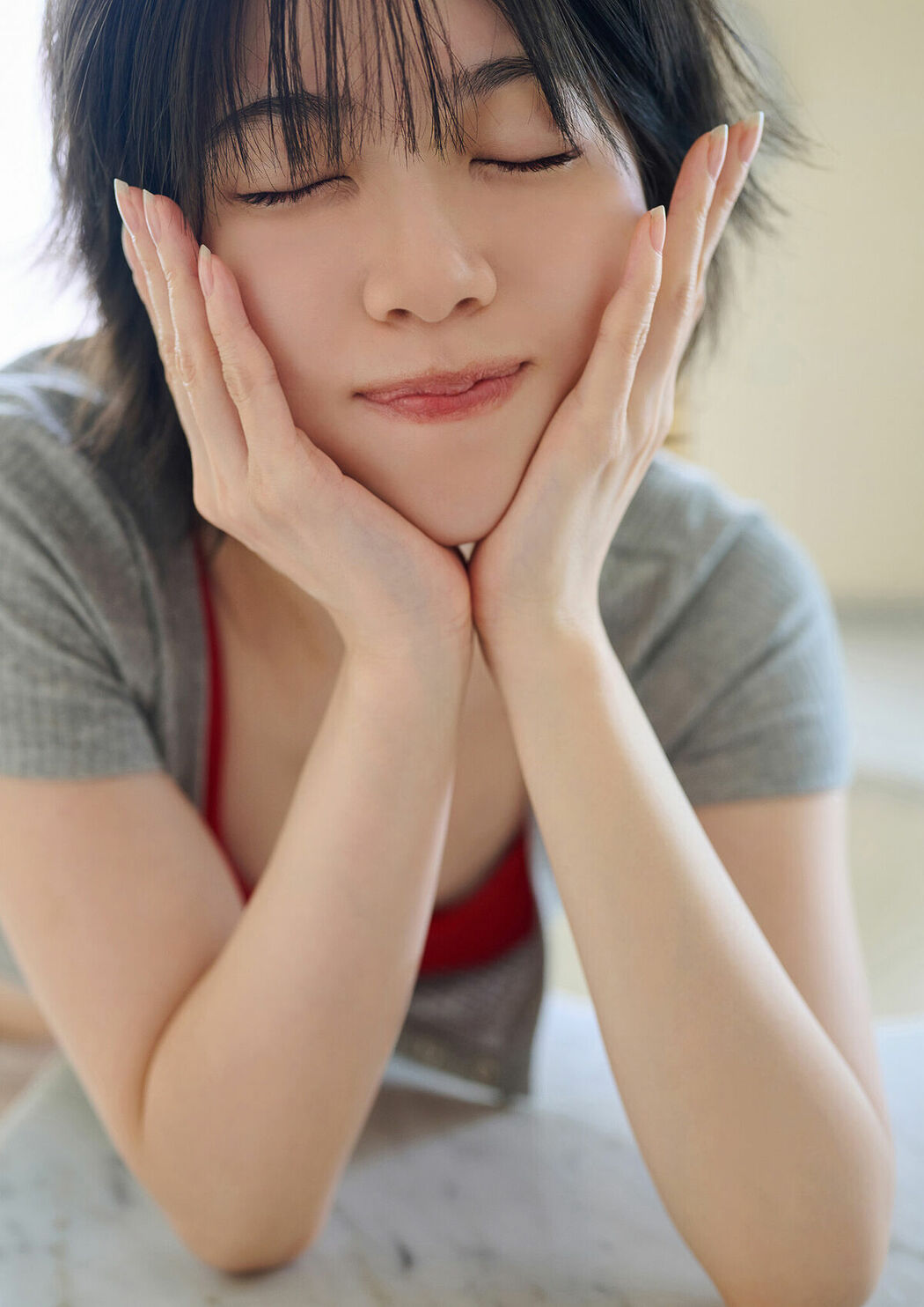 JP Karin Isobe 礒部花凜 – となりのかりん スピサン グラビアフォトブック (36P)