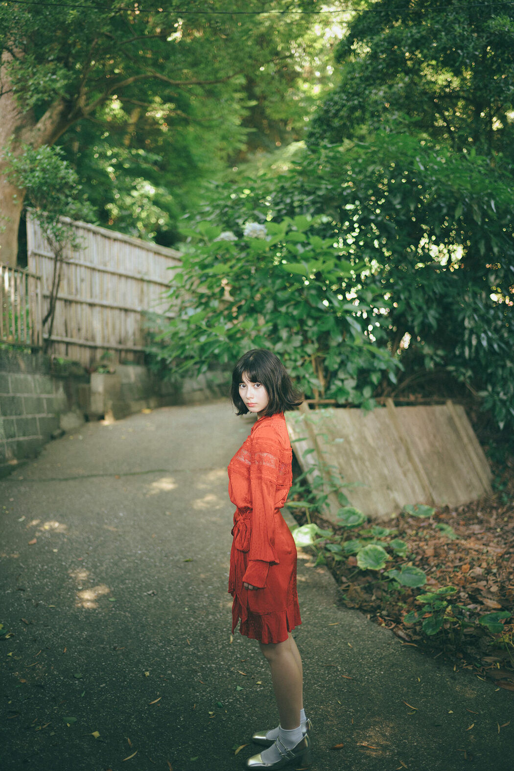 JP Sakurako Okubo 大久保桜子 – FLASHデジタル写真集 潮騒が聞こえる (59P)