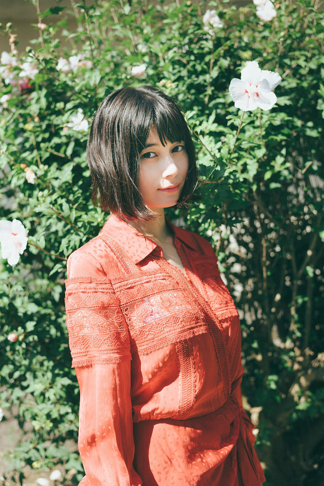 JP Sakurako Okubo 大久保桜子 – FLASHデジタル写真集 潮騒が聞こえる (59P)