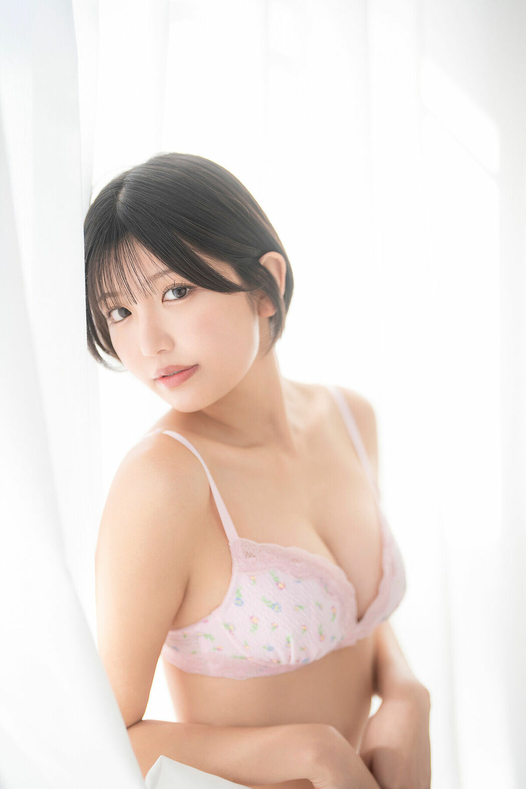 JP Enako えなこ And Shinonome Umi 東雲うみ And Ami Minami 南あみ – チームかわいい 週チャンデジグラ (67P)