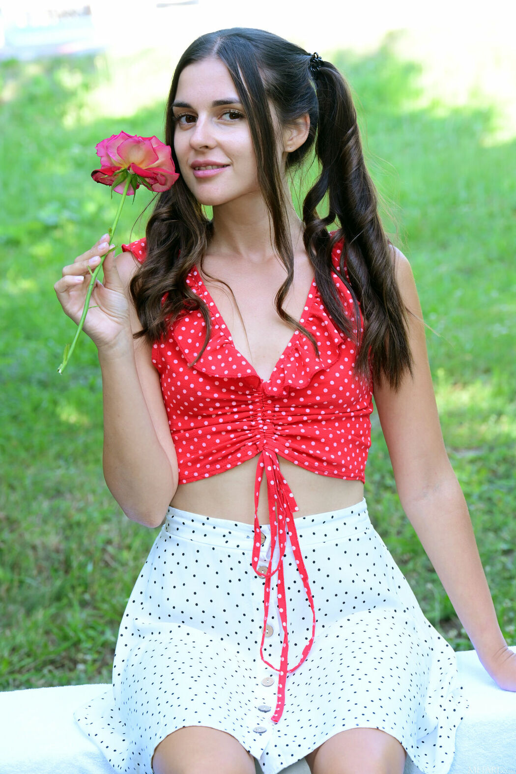 MetArt Alina – Summer Petals Part01 (52P)