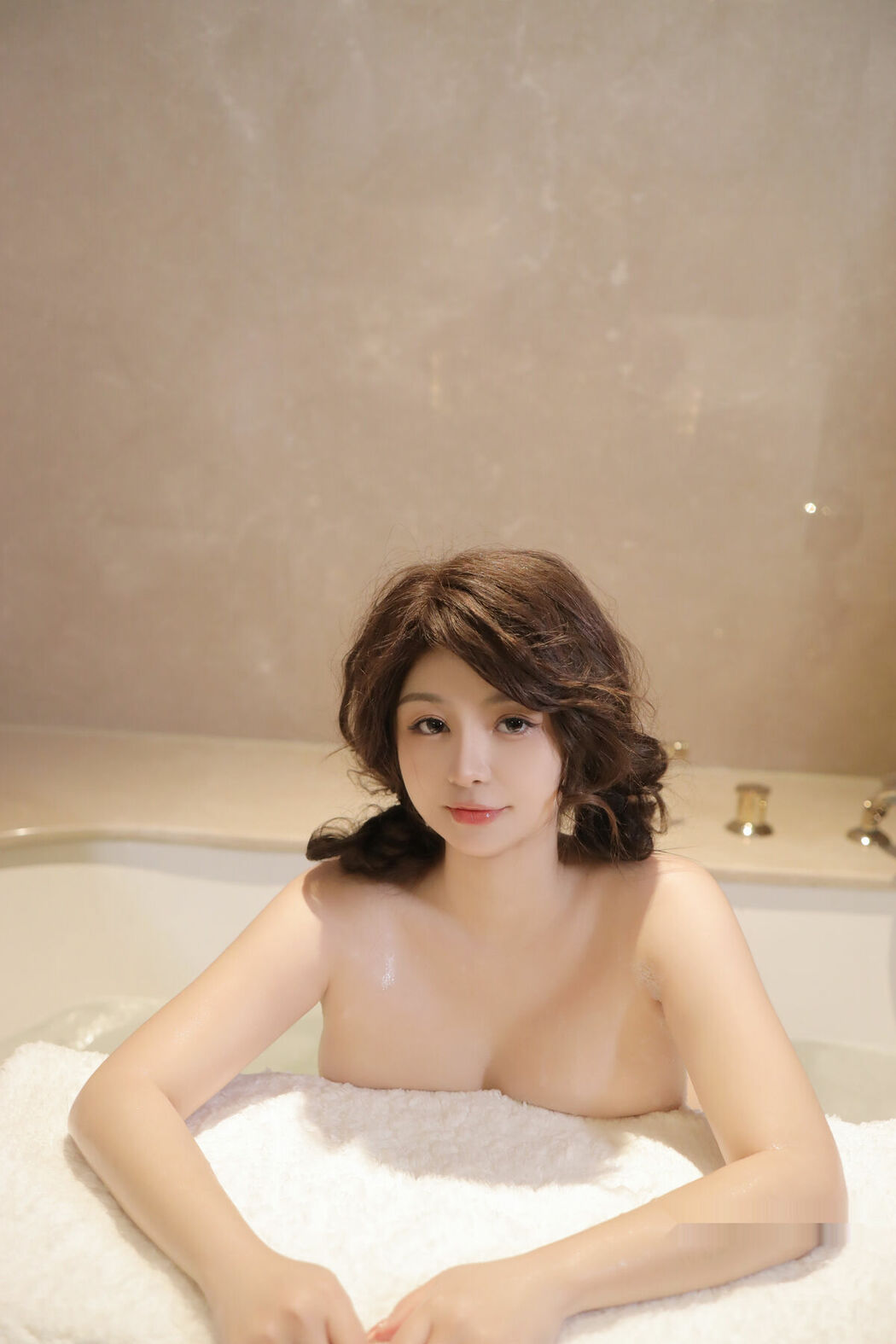 XR Uncensored Shen Si Yi 沈思怡 – 大尺度温泉篇 (73P)