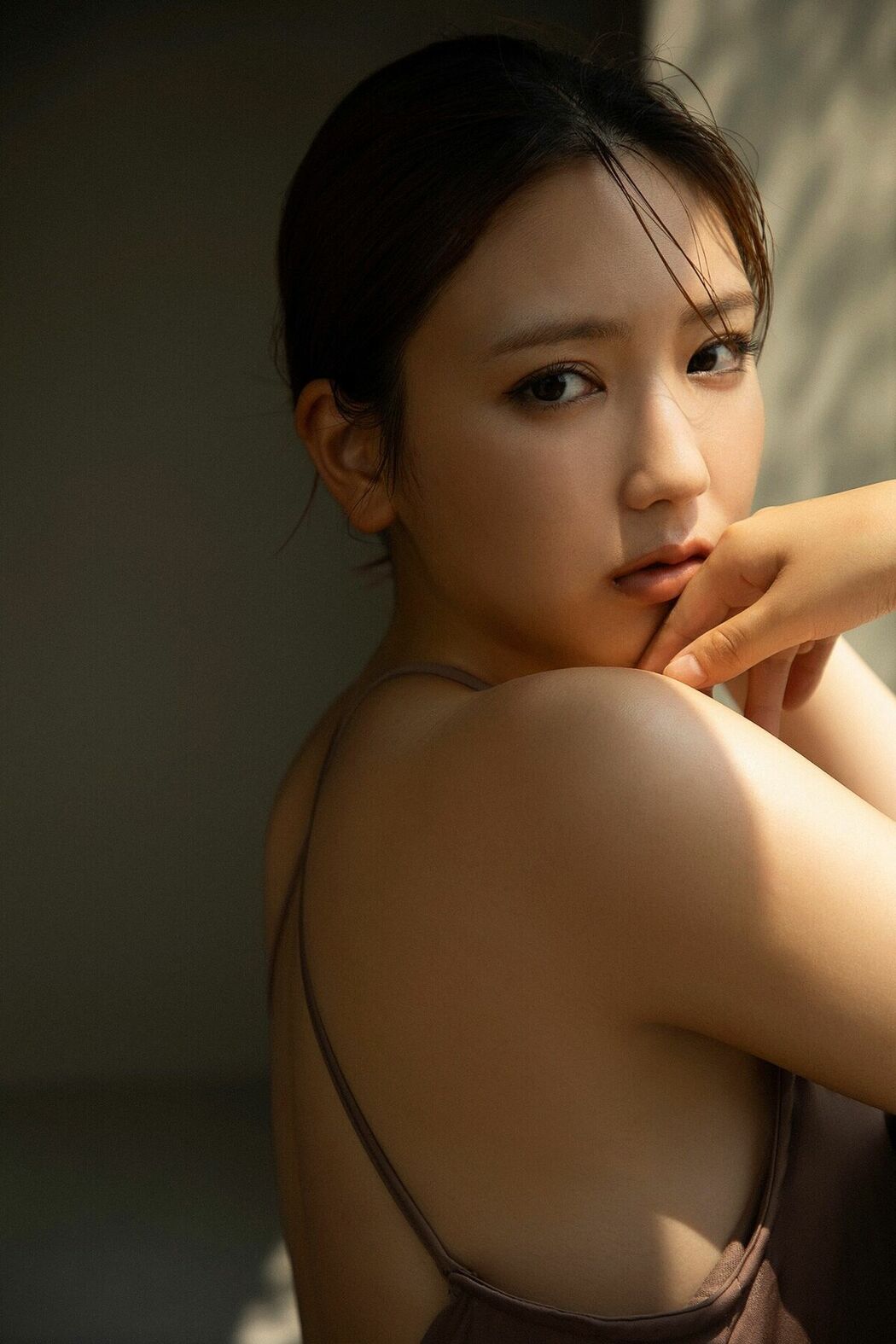 JP Sawaguchi Aika 沢口愛華 – FLASHデジタル写真集 Silent Heat (78P)