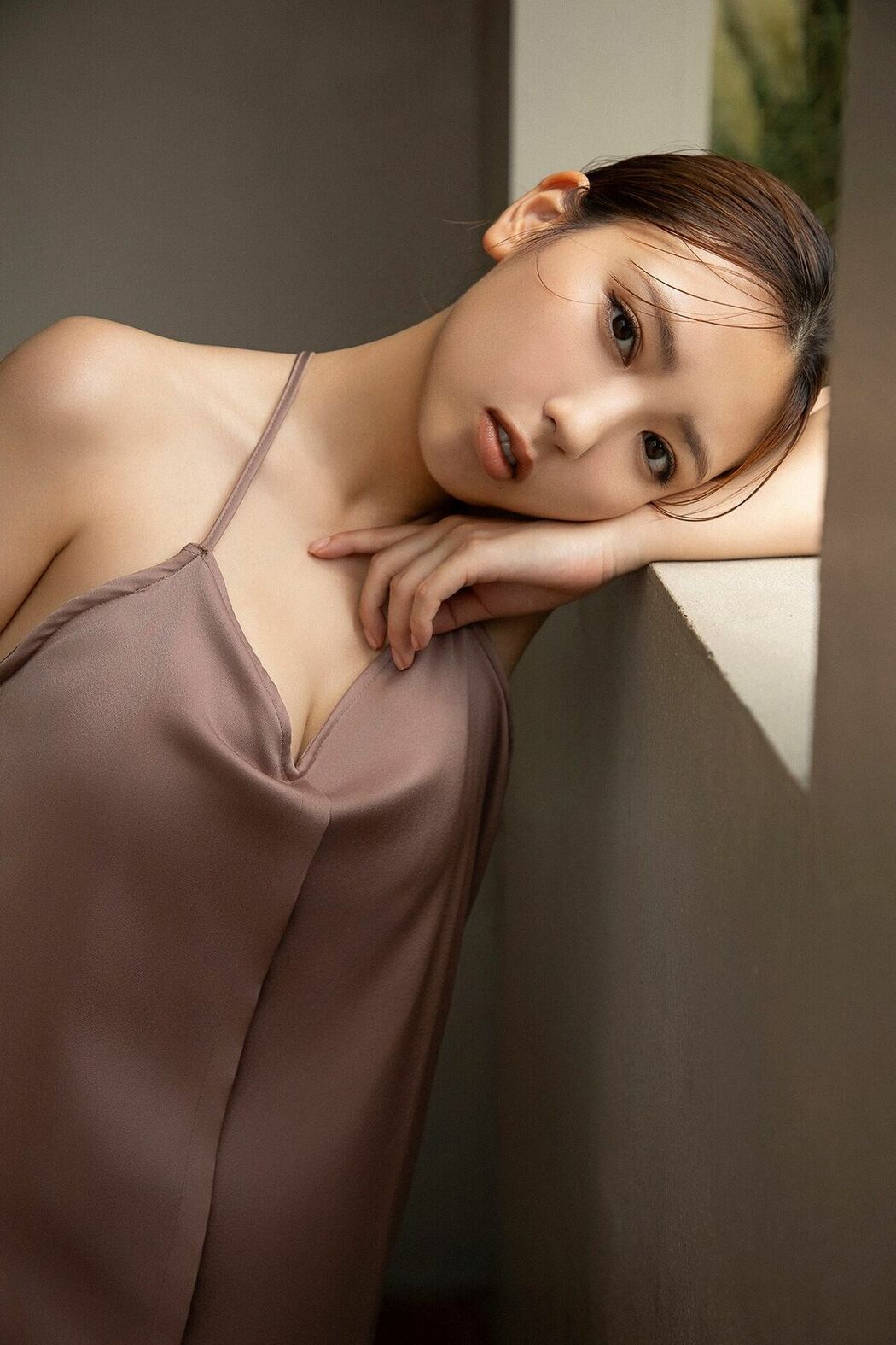 JP Sawaguchi Aika 沢口愛華 – FLASHデジタル写真集 Silent Heat (78P)