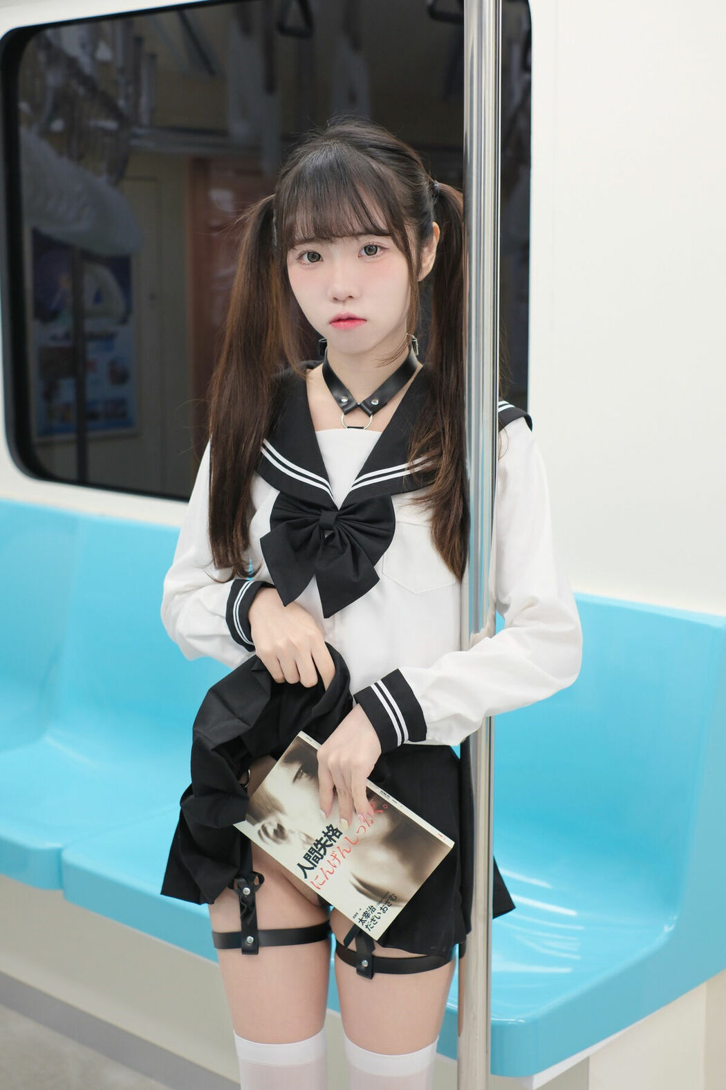 Coser@可可小白兔 – 電車上の女高中生 (72P)