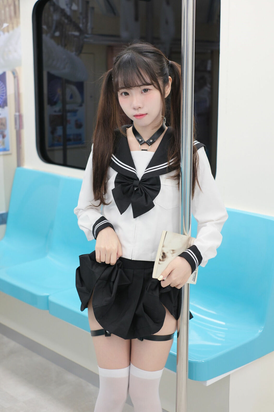 Coser@可可小白兔 – 電車上の女高中生 (72P)