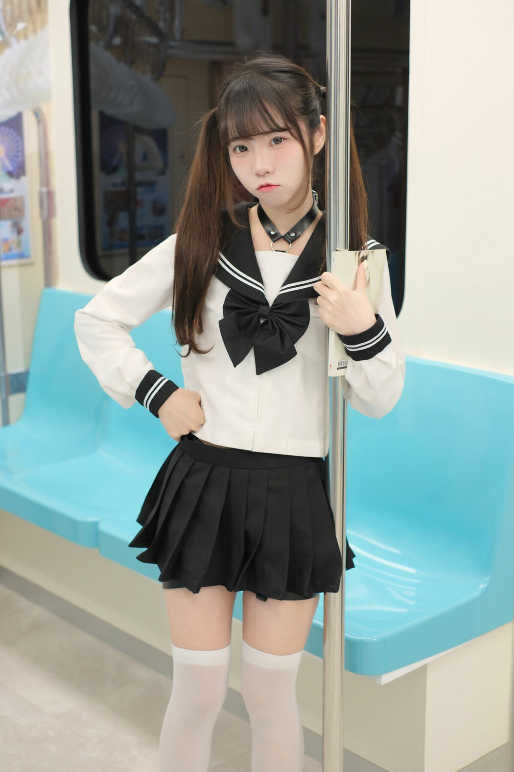 Coser@可可小白兔 – 電車上の女高中生 (72P)