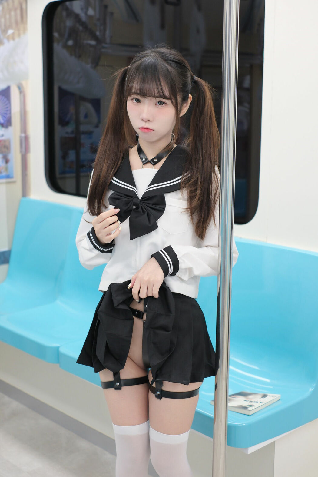 Coser@可可小白兔 – 電車上の女高中生 (72P)