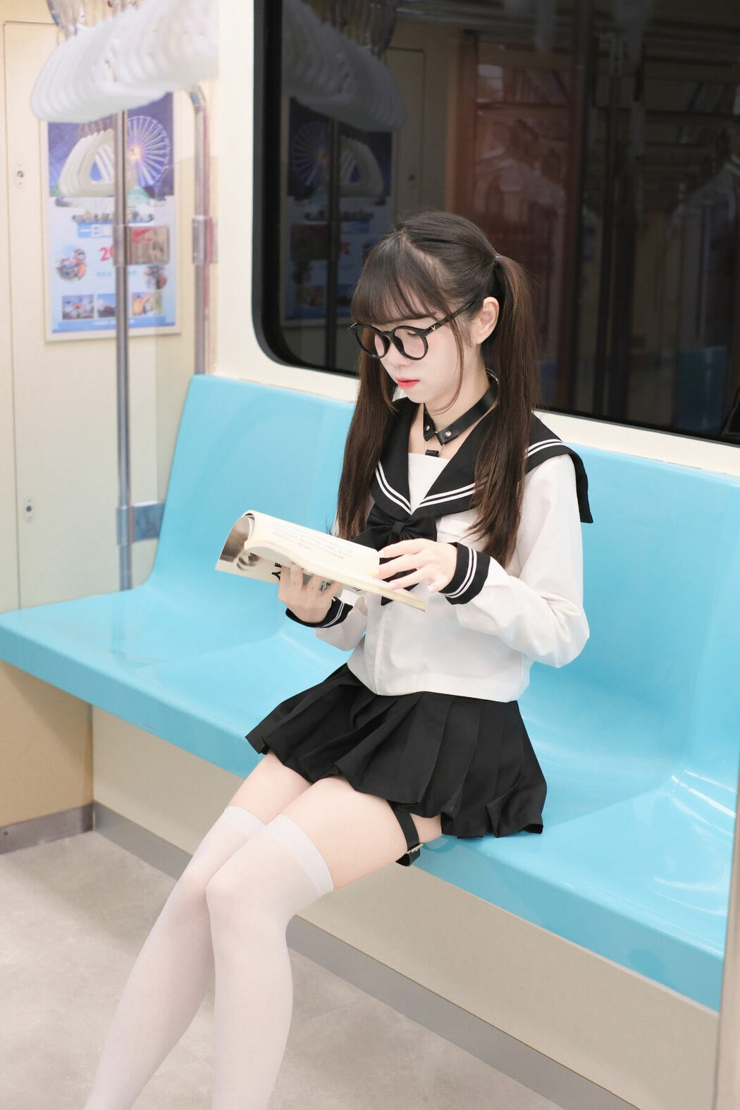 Coser@可可小白兔 – 電車上の女高中生 (72P)
